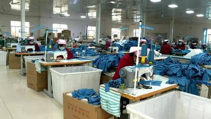 點(diǎn)贊菏澤|日產(chǎn)隔離衣800件!巨野縣醫(yī)用防護(hù)品生產(chǎn)企業(yè)開足馬力保供應(yīng)